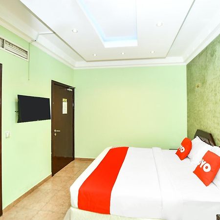 Oyo 137 Marina Hotel Маскат Экстерьер фото