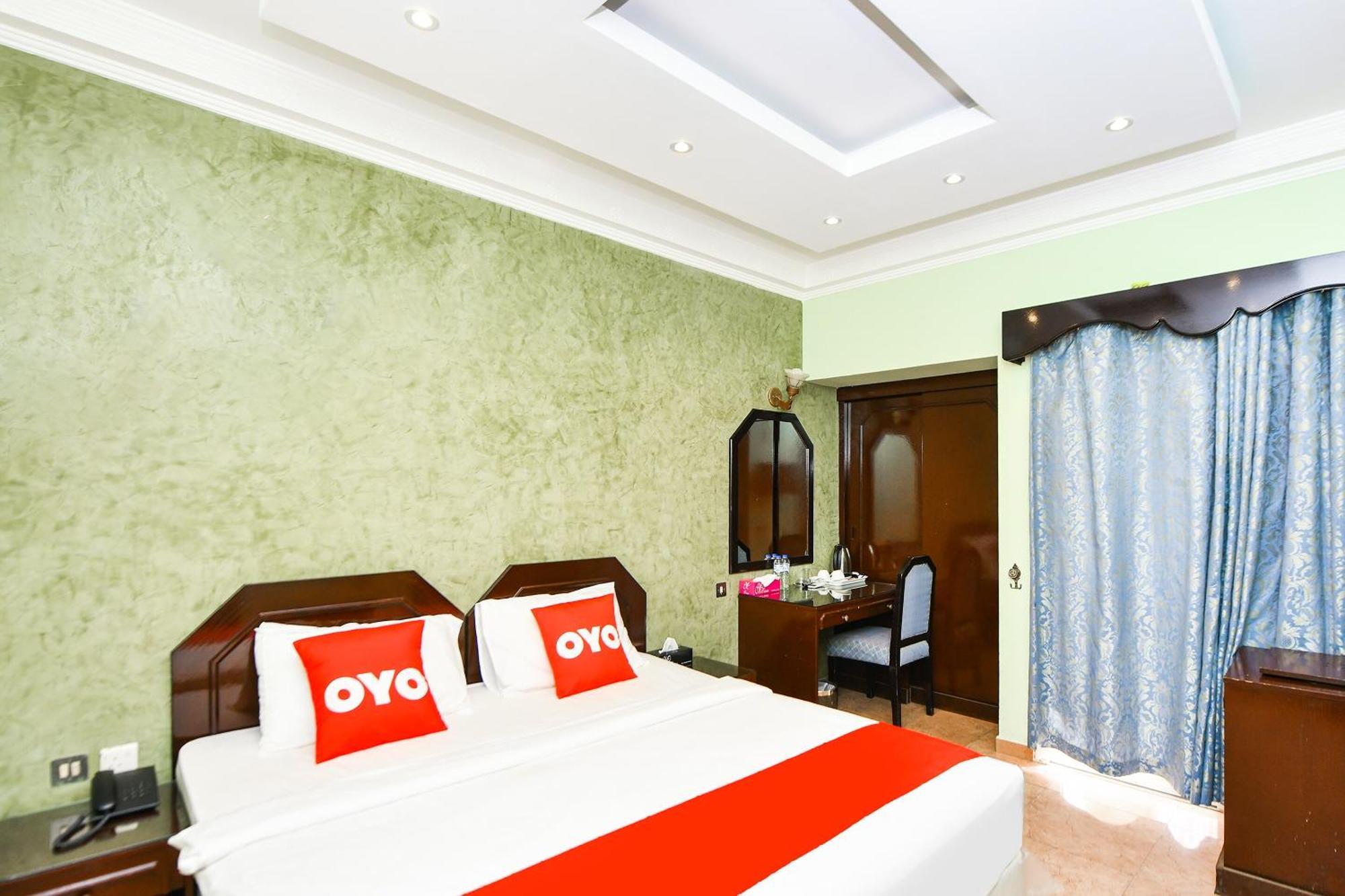 Oyo 137 Marina Hotel Маскат Экстерьер фото